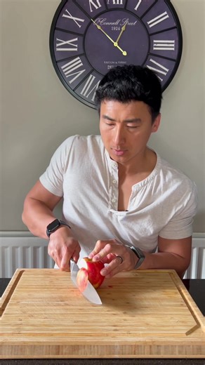 The Secret to Longevity isn’t a Secret. 🤫🍎 It’s common to try the latest fad diet or extreme workout plan only to realize it’s just not sustainable. Long term health doesn’t come from a bottle or a “hack.” It comes from the basics done consistently: • Move heavy things 3x a week 🏋️‍♂️ • Fuel with protein and real, single-ingredient foods 🍳 • Keep the heart pumping with light cardio 🏃‍♂️ • Prioritize rest and hydration 💤💧 Stop chasing the “fluff” and start focusing on the basics Comment “P