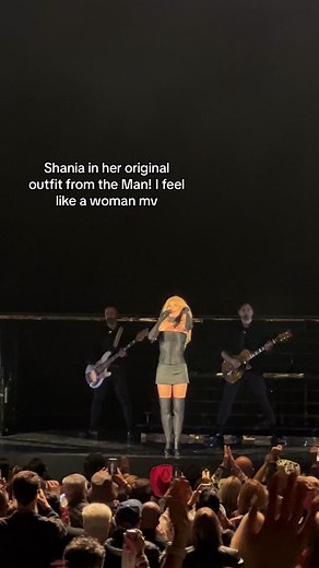 Shania Twain Halloween Costume Ideas for I Feel Like a Woman MV Fans