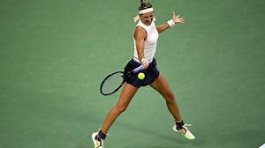 Victoria Azarenka advances in return to New York