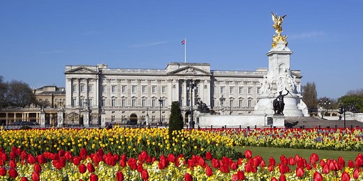 Stuck at Home? Virtually Tour Buckingham Palace!