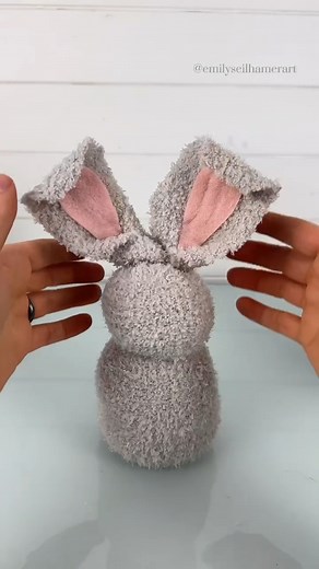 Emily Seilhamer on Instagram: "How to make a no-sew sock bunny! Easter craft idea 🎨🐇 #bunny #artsandcrafts #crafting #diy #diyideas #spring"