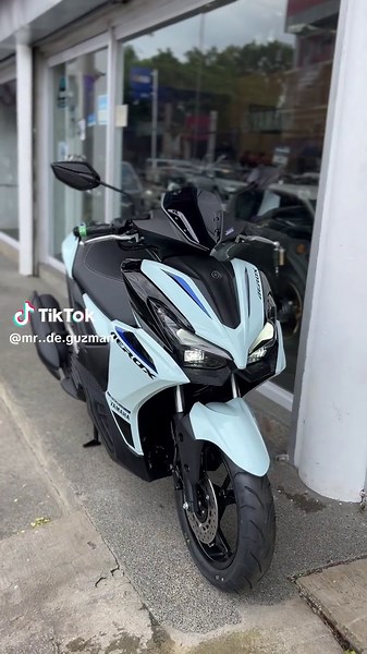 Aerox V3: Tunay na May Glaze Blue na Kulay