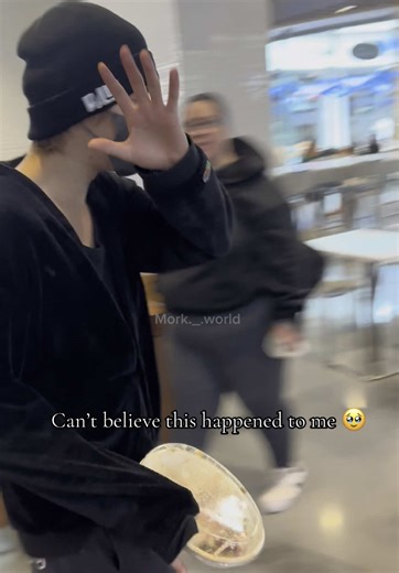 Before the concert me and friends went to eat and I saw YUTA & JOHNNY I can’t believe this 🥹🥹 #fypシ #kpoptiktok #nctzen #nct127 #nctyuta #yutannct #nct127inla #nctjohnny #nct #dream #nctu #nctiktok #kpopfan #fyp @NCT Official