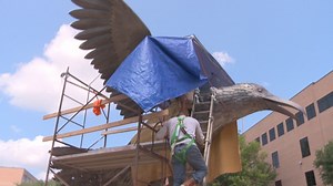 New Raven sculpture being constructed on Sam Houston State campus