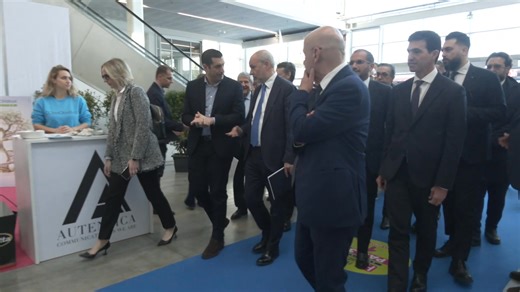 Il ministro della Salute Orazio Schillaci al Cosmofarma in fiera parla di dazi | Ètv