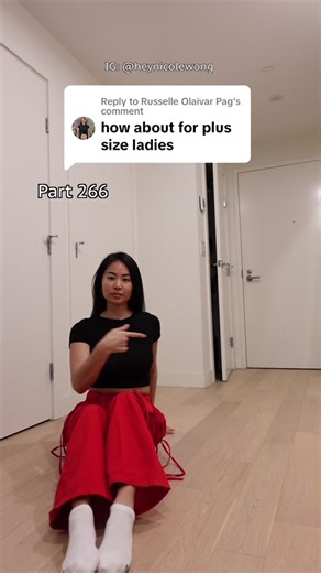 Pose Ideas for Plus-Sized Ladies: Posing Tips & Inspiration