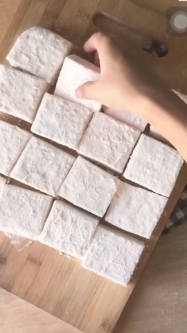How to Make Homemade Marshmallows From Scratch
