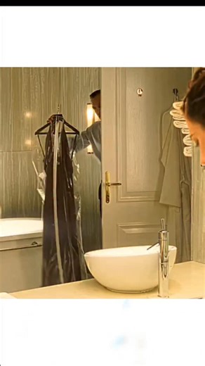 movie filx | 🎥 The Batman 🦇 Movie Length: 2h 56m Genre: Action / Crime / Drama IMDb Rating: 7.8/10 Explanation: In a rain-soaked Gotham City, a young... | Instagram