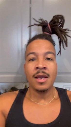 Hollywood wants to be in the Vertical Scripted Series game…but they keep trying to make scripted series with regular degular TV showrunners. The non-scripted vertical series already took off and ate Hollywood (you’re looking at one.) Now the scripted series is about to do the same thing, but it will be led by TV writers who also know how to do THIS. There aren’t many of us. So you already know🪼⚡️🧪 #hollywood #tvwriters #creators #streaming #newyork | Writer Chad Sanders