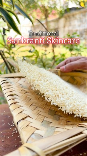 Vedic Saritanjali ki Rasoi on Instagram: "Traditional Sankranti Skincare Ritual 🌾✨ Did you know why til (sesame seeds) is so prominently used during Makar Sankranti? According to Ayurveda, this is the time when the Sun transits and the Ritu (season) changes. During this transition, digestive fire becomes stronger, and the body naturally needs warming, nourishing, and healthy fats to maintain balance and Snigdha Guna. ✨ Til is one of the best foods for this season, especially when paired with gu