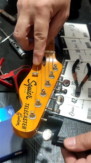 How to restring your Telecaster Sunod-sunod ang mapple fretboard ah. Salamat Kuya Irish Rios #guitarsetup #Canlubang | KUYA AREM