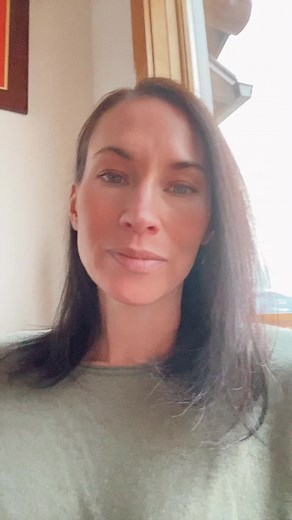 El amor incondicional: abrazando la soledad y la esperanza