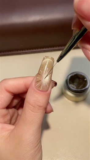 Elegant Glitter Time Design Nails #goldnails #clocknailart #luxurynails #nailqueenshorts