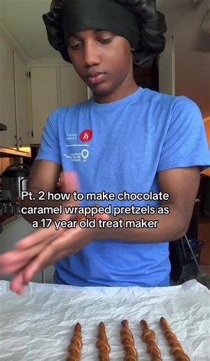 #pretzels #treats #chocolatecoveredpretzels #baking | Pretzel