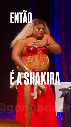 Gongada Drag on Instagram: "TROCOU UM TWINGO POR COPACABANA LOTADA 🚗💅 É ela: a loba Shakira que traz o Waka Waka pro Todo Mundo no Rio. Quem tá animado pra #shakiracabana? A gnt com certeza vai ta lá 🔥 SE VOCÊ VOCÊ, QUEM VOCÊ ESCOLHERIA? E por falar em shows que são mi casa, su casa, tem Gongada em São Paulo, Ribeirão Preto, Belo Horizonte... e Rio de Janeiro! Garanta eu lugar pelo link na bio 🎟️"