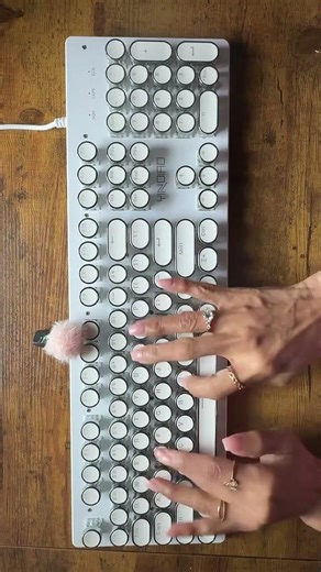 Retro Steampunk Mechanical Keyboard – Vintage Typewriter Style