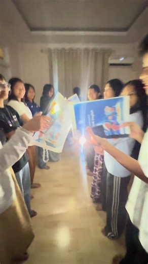 I don’t sign homework… I sign autographs ✍️#glaclas