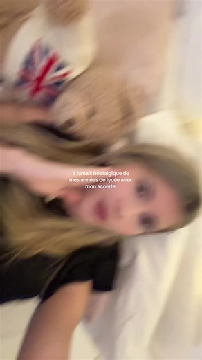 ꪶ𝑜𝑎𝑛𝑒 (@loane.bcdd)’s videos with son original - song