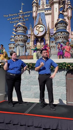 Amazing Disney ASL Interpreters | Deaf-Friendly Experience