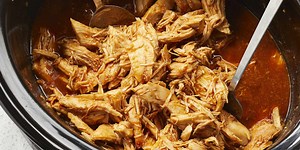 This 5-Ingredient Slow Cooker Chicken Recipe Has Everyone Fighting Over Leftovers
