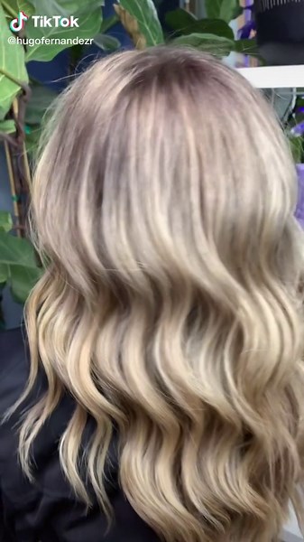 When your client moves to Hawaii for 4 months and comes back needing a transformation ✨❤️‍🔥👱🏼‍♀️ #CandyCrushAllStars #blondehair #highlighting