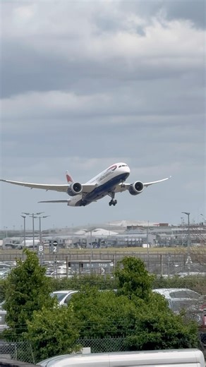 ✈️ British Airways Boeing 787 takeoff feom London Heathrow 🇬🇧 #boeing #aviation #avgeek