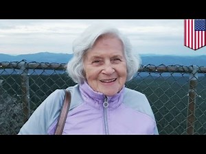 90-letnia babcia rozbiera się do naga podczas kontroli na lotnisku