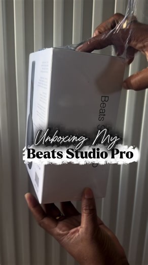 Unboxing Beats Studio Pro: First Impressions & Review
