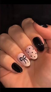 🖤 Black Nail Art #BlackNails #NailArt #NailDesign #Nails #Manicure #NailInspo #NailIdeas #GelNails
