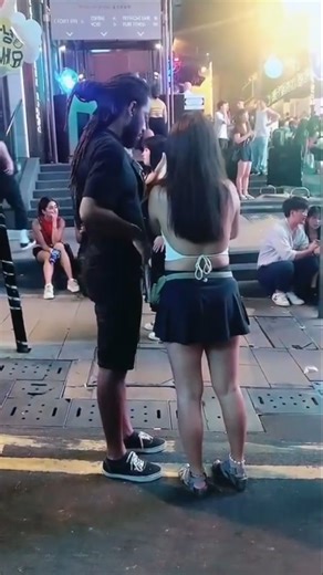 Hong Kong Nightlife on Instagram: "Lan Kwai Fong’s bar street in Hong Kong is loved by both celebrities and foreigners, and it’s extra lively tonight. Do you enjoy this kind of bar street?"