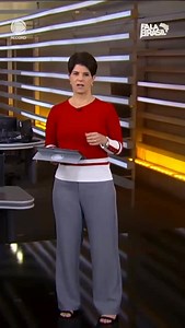 3M views · 91K reactions | Adolescente de 15 anos morre ao tentar tirar celular do carregador logo após o banho, no interior da Paraíba. A jovem ainda estava molhada quando decidiu mexer no aparelho. Ela sofreu uma descarga elétrica e caiu desacordada no banheiro. Familiares chamaram o Samu, mas não houve tempo de socorrer a garota #FalaBrasil Veja essa e outras notícias em R7.com/falabrasil | Fala Brasil | Facebook