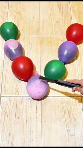 Satisfying Balloon Popping Letter V 💥🎈 | Color Splash ASMR