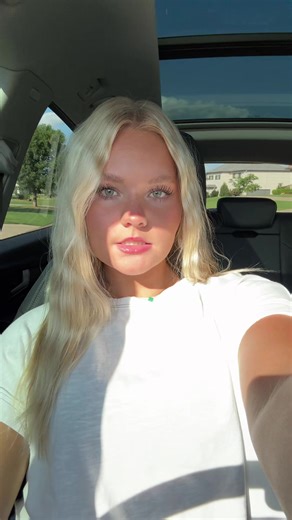 Rea ★ (@pinkkittyprincess)’s videos with Illegal - PinkPantheress