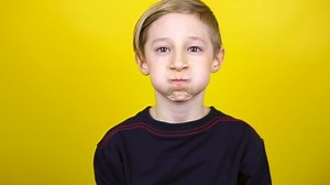 Boy Takes Deep Breath Puffs Out: vídeo stock (100% livre de direitos) 1069327531 | Shutterstock