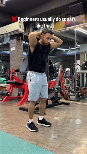 trainer 💪coach 🏋️ instructor on Instagram: "Beginners, this is for you👇 Wrong squat❌vs correct squat✅ Fix your form first, then add weight Save & share with your gym partner Save this reel & share with your beginner gym buddies💪 #squat #squats #legworkout #posture #ﬁtness"