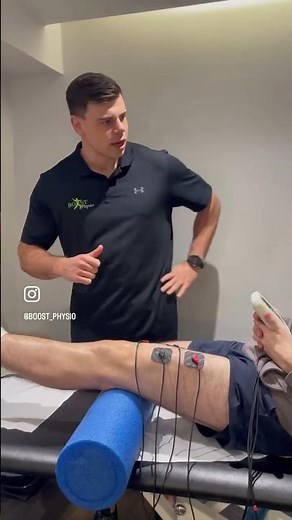 physio nw3 using electrical muscle stimulation for knee rehab