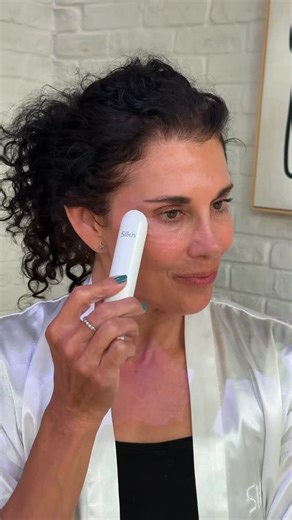 Silk'n | North America on Instagram: "Just 10 minutes with the Titan Mini and my skin feels lifted, my mood lighter, and my confidence higher. Click the link in our bio to shop today! 🖤 #confidence #morningroutine #nightroutine #skintreatment #beautyinnovation #radiantskin #tightenliftglow"