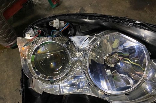 Reflektor Lampu Mobil Rusak Tidak Harus Ganti Baru, Begini Benerinnya - Gridoto