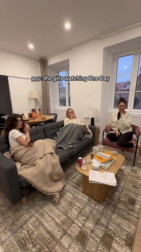 Ache Reaction Video: The Girls Watching One Day