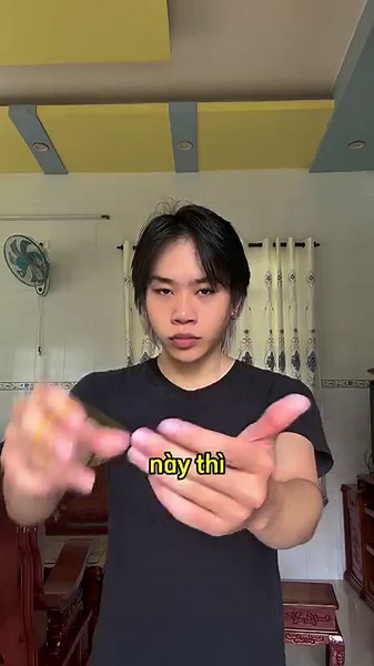 Magic trick to make rubber band disappear and reappear