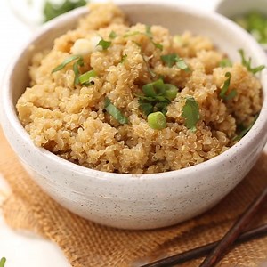 10K views · 236 reactions | Tired of the same old quinoa?! Try this simple GINGER MISO quinoa recipe! Made with just 5 ingredients and is awesome for meal prep. It also makes a delicious side dish! FULL RECIPE >> https://www.simplyquinoa.com/5-ingredient-ginger-miso-quinoa/ | Simply Quinoa | Facebook