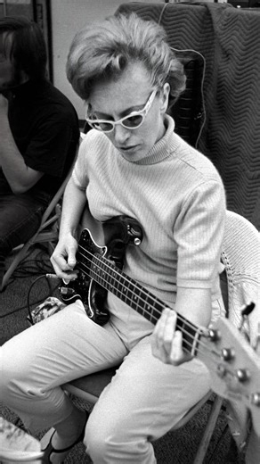 102K views · 3.9K reactions | I am a little late, but Carol Kaye had a milestone birthday a few days ago and I would like to wish her a happy, HAPPY belated birthday! Love you, lady! ❤️ Carole is an AMAZING bassist! She plays that wicked bassline on "Happy." I can't imagine anyone else playing like she did. Take a listen...  x Hunter Lea The Wrecking Crew | Nancy Sinatra | Facebook