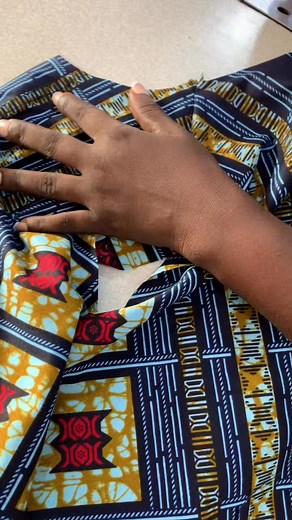 307 reactions · 14 shares | How to sew your collar to your dress step by step tutorial #collartshirt #tellanifemi #stepbystepcuttingandsewing #contentcreatorlife #sewingtutorial | Tella Nifemi | Facebook