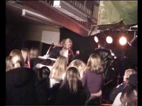 Dominoo - Run Run Away