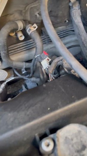 Keep Patriot 2.0 Crankshaft position sensor location #diy #mechanic #jeep