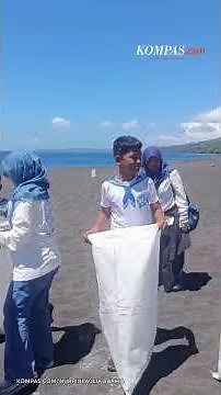 When Kids Take Care of the Ocean by Clearing Trash...
