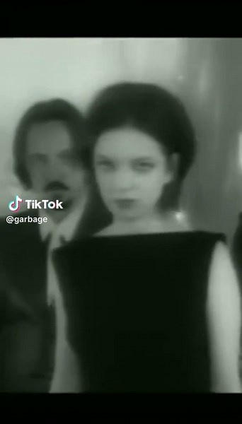 Hard to believe but on this day 27 years ago we released our second record, Version 2:0 into the world. #Garbage #Version2.0 #PushIt