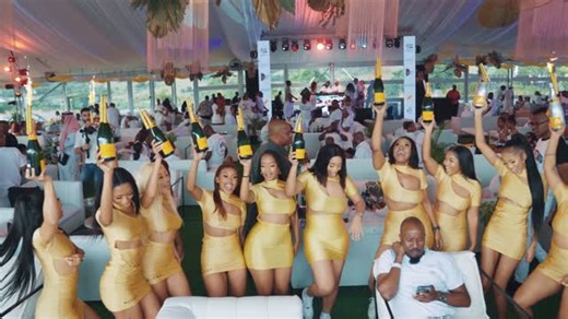 K⭕️NKA DAY CLUB on Instagram: "KONKA Cape Town, venue reveal CANTO BOUTIQUE WINES .A KONKA New Year’s Day x Moët & Chandon, a premium daytime experience crafted with unforgettable BIG ⭕️ Moments. For table bookings & enquiries: +27 (60) 964-4021 ☎️ #KonkaCapeTown #MoëtChandon #SummerTour"