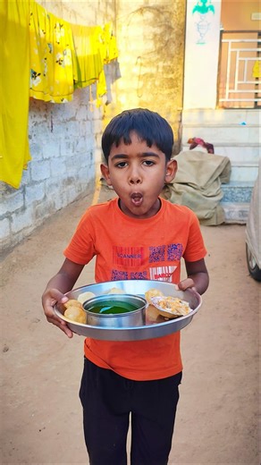 Naveen ko pani puri khani hai 😂 #panipuri #shortsfeed #viral