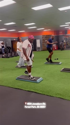 Tuesdays at 5:30pm •Step Aerobics• Book now! See you in a board 🥳. Beginners welcomed #atlanta #gym #personaltrainer #stepaerobics